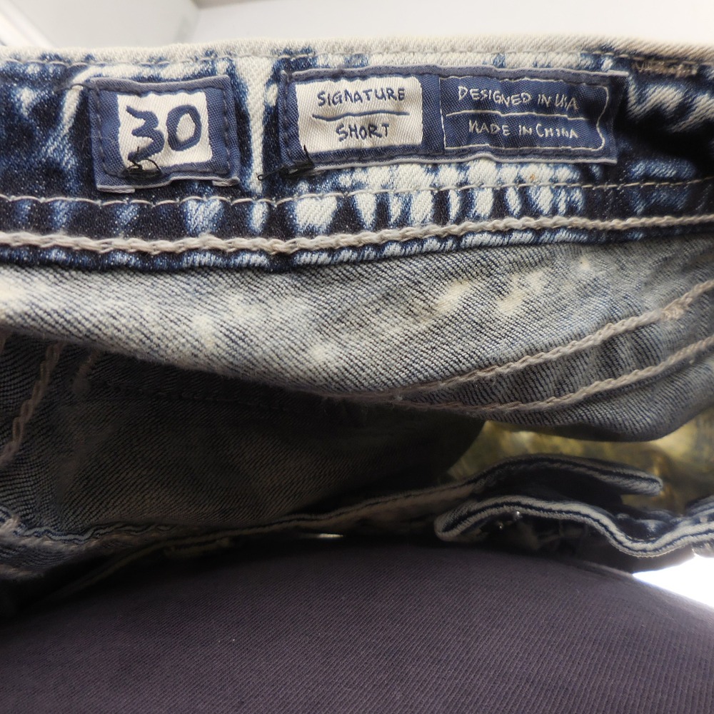 Miss Me Signature Short Acid Wash Embroidered Denim Shorts JP7258H Size 30 Y2K - Picture 6 of 6